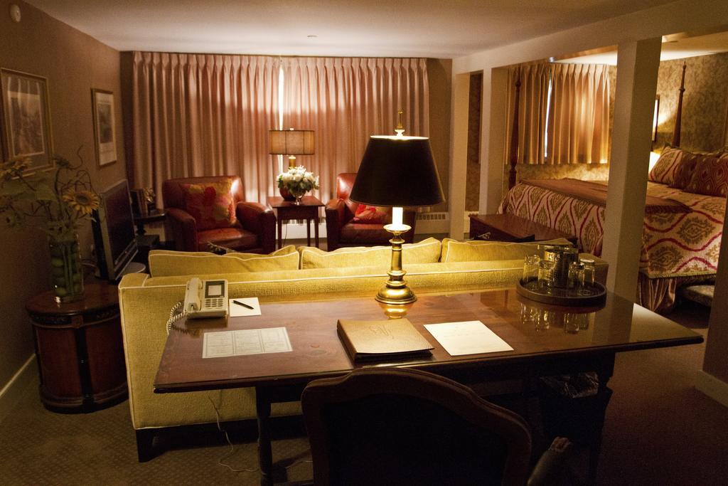 Bedford Village Inn Eksteriør billede
